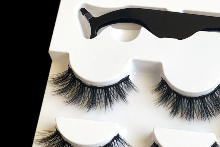 A Pair Of False Eyelashes With Magnets In Fashion - Urban Mart